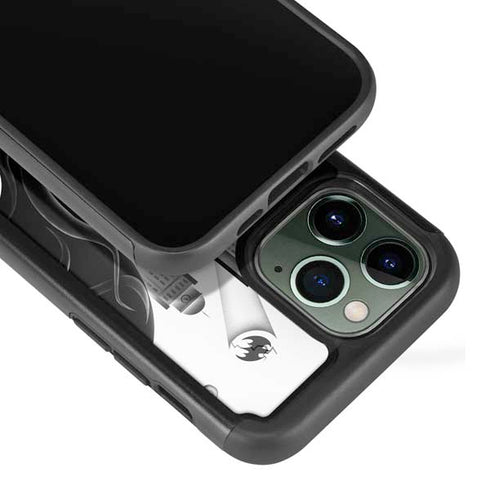DC Comics Batman City Scape Cover Art iPhone 13 Pro Cargo Case