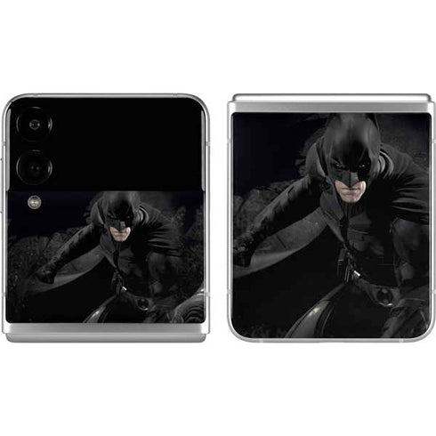 DC Comics Batman The Dark Knight Action pose Galaxy Z Flip4 5G Skin