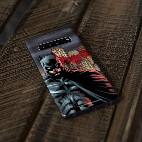 DC Comics Batman The Dark Knight Comic Art in Gotham City Galaxy S10 Skin