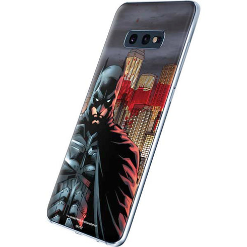 DC Comics Batman The Dark Knight Comic Art in Gotham City Galaxy S10e Skin