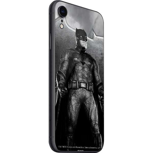 The Justice League (2017) Batman Poster iPhone SE (2nd & 3rd Gen) Skin