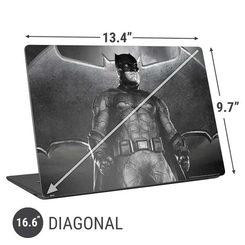 The Justice League (2017) Batman Poster Universal Laptop 16.6in (13.4 x 9.7in) Skin