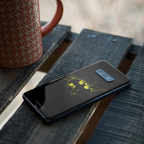 DC Comics Batman Logo Yellow Splash Galaxy S10e Skin