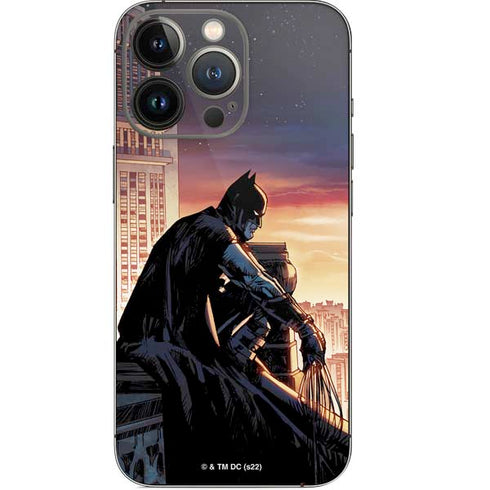 DC Comics Batman War on Crime Cover (Brazil) iPhone 13 Pro Skin