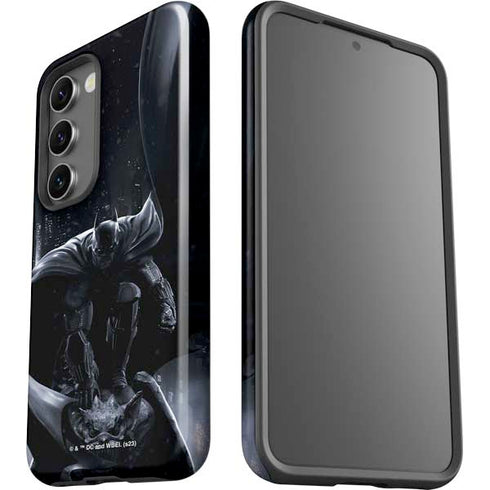 DC Comics Arkham Origins Batman In action pose Galaxy S23 Plus Pro Case