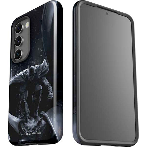 DC Comics Arkham Origins Batman In action pose Galaxy S23 Pro Case