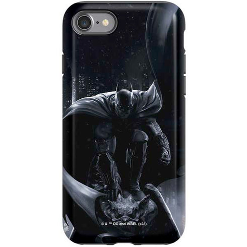 DC Comics Arkham Origins Batman In action pose iPhone SE (2nd & 3rd Gen) Pro Case