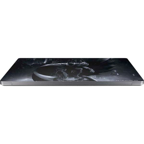 DC Comics Arkham Origins Batman In action pose Universal Laptop 16in (13 x 9.4in) Skin