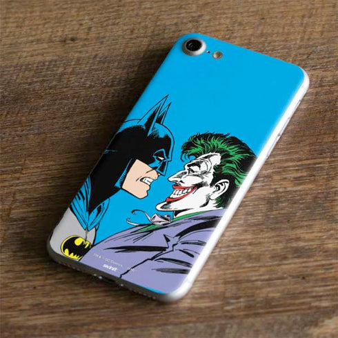 DC Comics The Joker vs Batman Vintage art iPhone 7 Skin