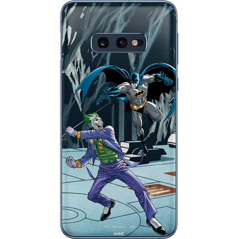 DC Comics The Joker vs Batman Art Galaxy S10e Skin