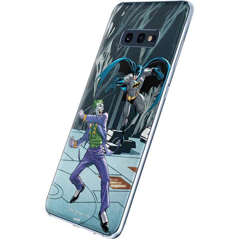 DC Comics The Joker vs Batman Art Galaxy S10e Skin