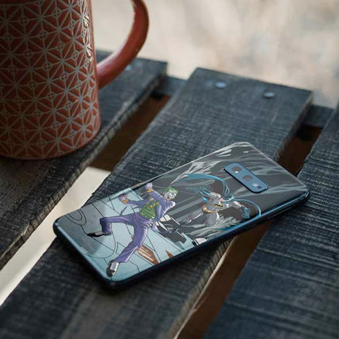DC Comics The Joker vs Batman Art Galaxy S10e Skin