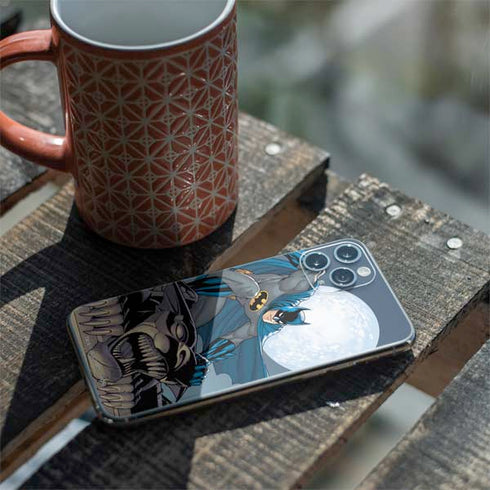 DC Comics Batman Action Pose 90's art iPhone 11 Pro Skin