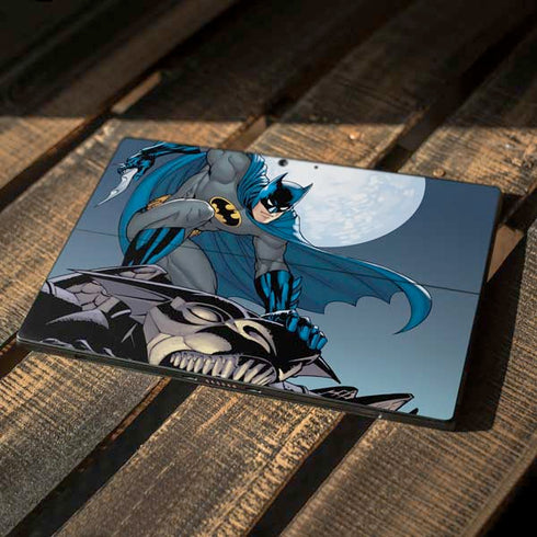 DC Comics Batman Action Pose 90's art Surface Pro 7 Skin
