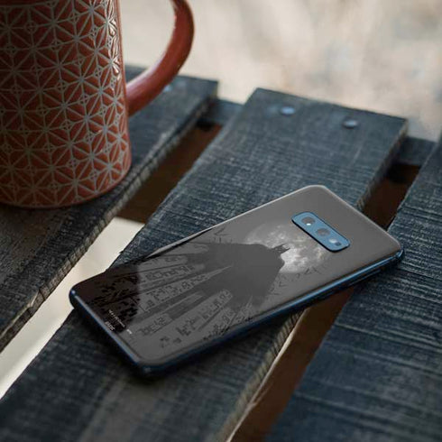 DC Comics Batman On City with Moon Art Galaxy S10e Skin