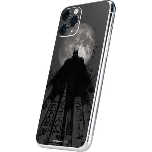 DC Comics Batman On City with Moon Art iPhone 11 Pro Skin