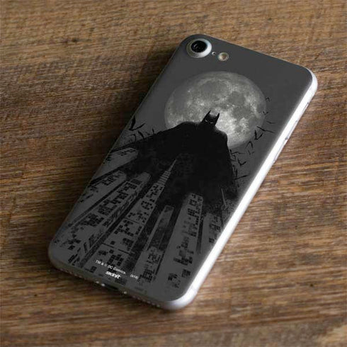 DC Comics Batman On City with Moon Art iPhone 7 Skin