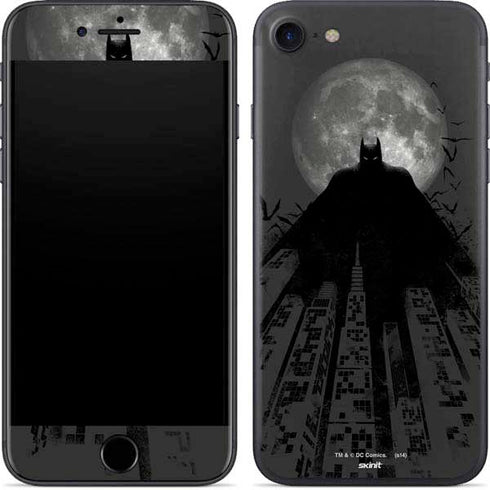 DC Comics Batman On City with Moon Art iPhone 8 Skin