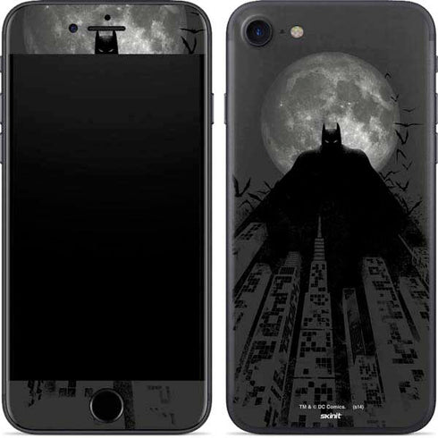 DC Comics Batman On City with Moon Art iPhone SE (2nd & 3rd Gen) Skin