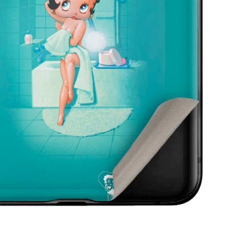Betty Boop Bathing Galaxy Z Flip Skin
