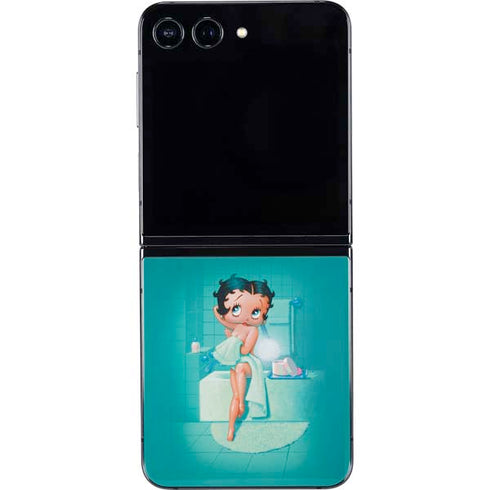 Betty Boop Bathing Galaxy Z Flip5 5G Skin