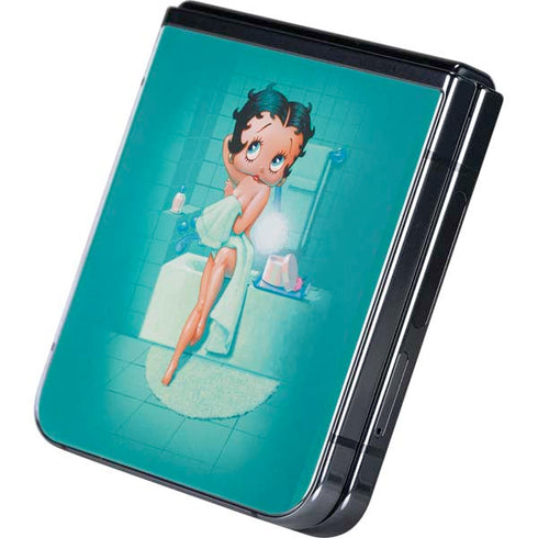 Betty Boop Bathing Galaxy Z Flip5 5G Skin