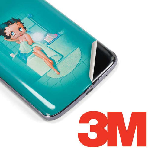 Betty Boop Bathing Moto E5 Plus Skin