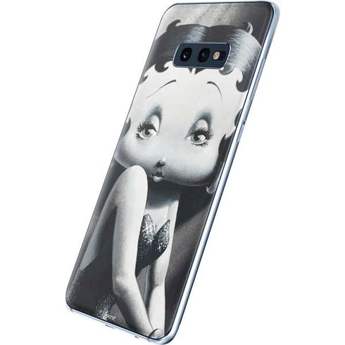 Betty Boop Black and White Galaxy S10e Skin