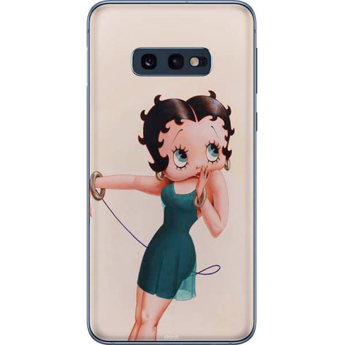 Betty Boop On the Phone Galaxy S10e Skin