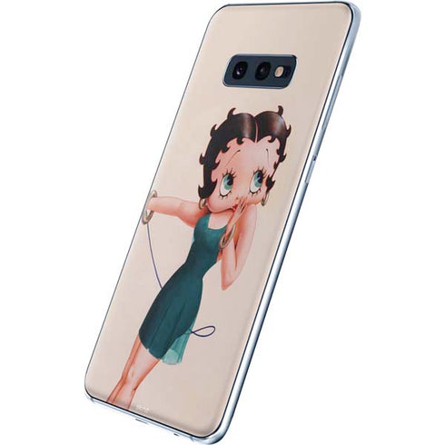 Betty Boop On the Phone Galaxy S10e Skin