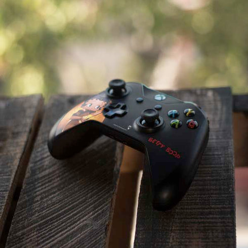Betty Boop Roasting Marshmallows Xbox One X Controller Skin