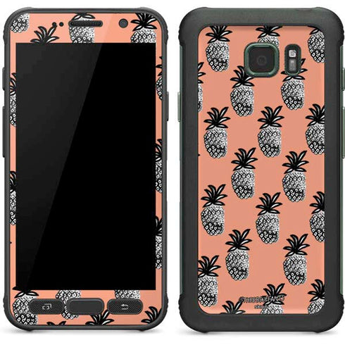 Bouffants and Broken Hearts Gray Scale Pineapple Galaxy S7 Active Skin