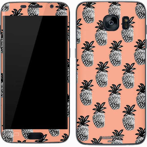 Bouffants and Broken Hearts Gray Scale Pineapple Galaxy S7 Skin