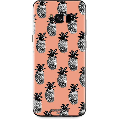 Bouffants and Broken Hearts Gray Scale Pineapple Galaxy S8 Plus Skin