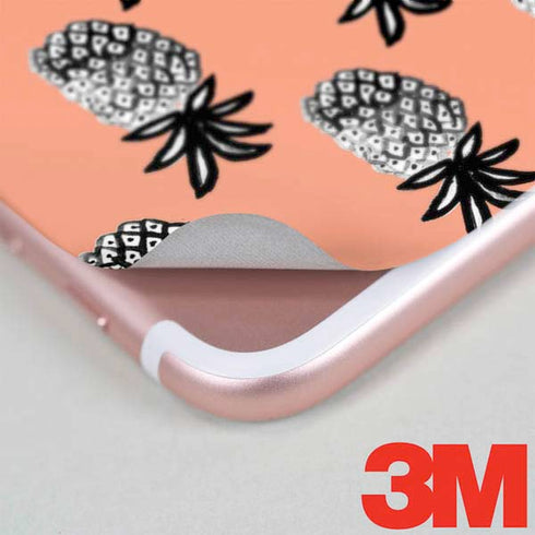 Bouffants and Broken Hearts Gray Scale Pineapple iPhone 7 Plus Skin