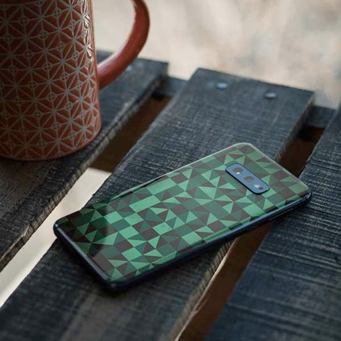 Black & Green Galaxy S10e Skin