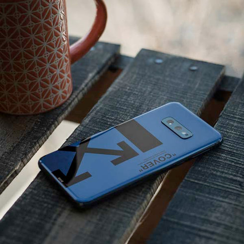 Black and Blue Arrows Galaxy S10e Skin