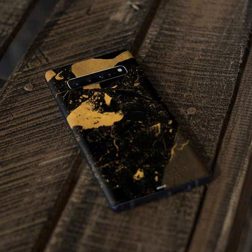 Black and Gold Scattered Marble Galaxy S10 Plus Skin