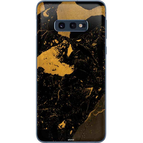 Black and Gold Scattered Marble Galaxy S10e Skin