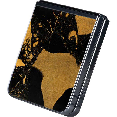 Black and Gold Scattered Marble Galaxy Z Flip5 5G Skin