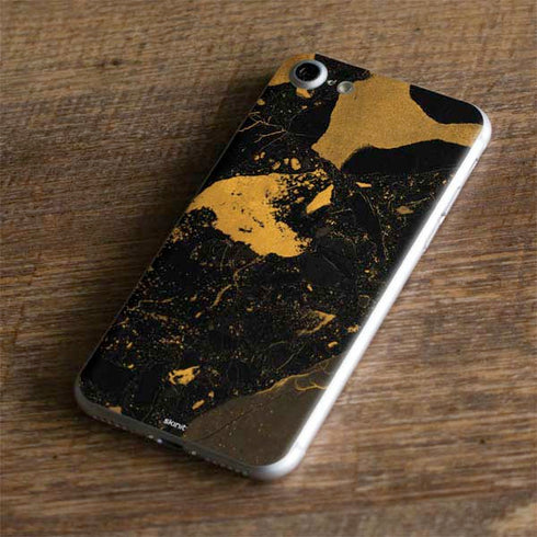 Black and Gold Scattered Marble iPhone 7 Skin