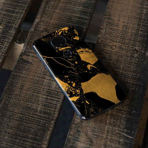 Black and Gold Scattered Marble Moto E5 Plus Skin