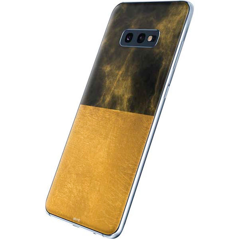 Black and Gold Split Marble Galaxy S10e Skin