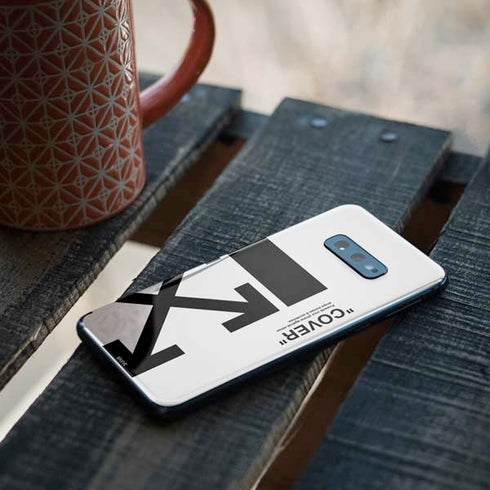 Black and White Arrows Galaxy S10e Skin