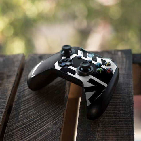 Black and White Geometric Shapes Xbox One X Controller Skin