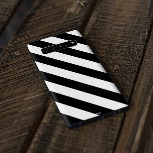 Black and White Geometric Stripes Galaxy S10 Skin
