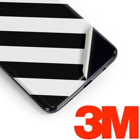Black and White Geometric Stripes Galaxy S10e Skin