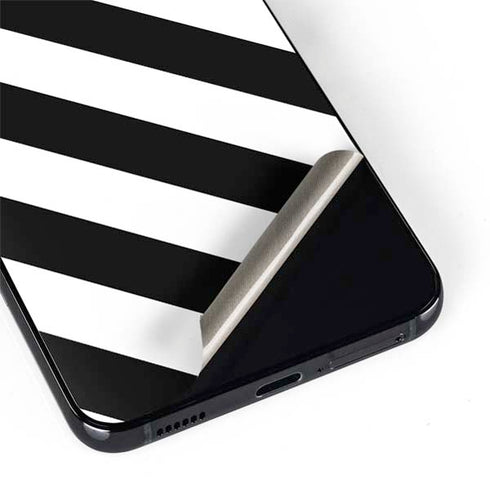 Black and White Geometric Stripes Galaxy S22 Skin