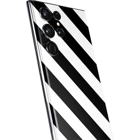 Black and White Geometric Stripes Galaxy S22 Ultra Skin