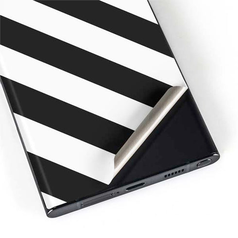 Black and White Geometric Stripes Galaxy S22 Ultra Skin
